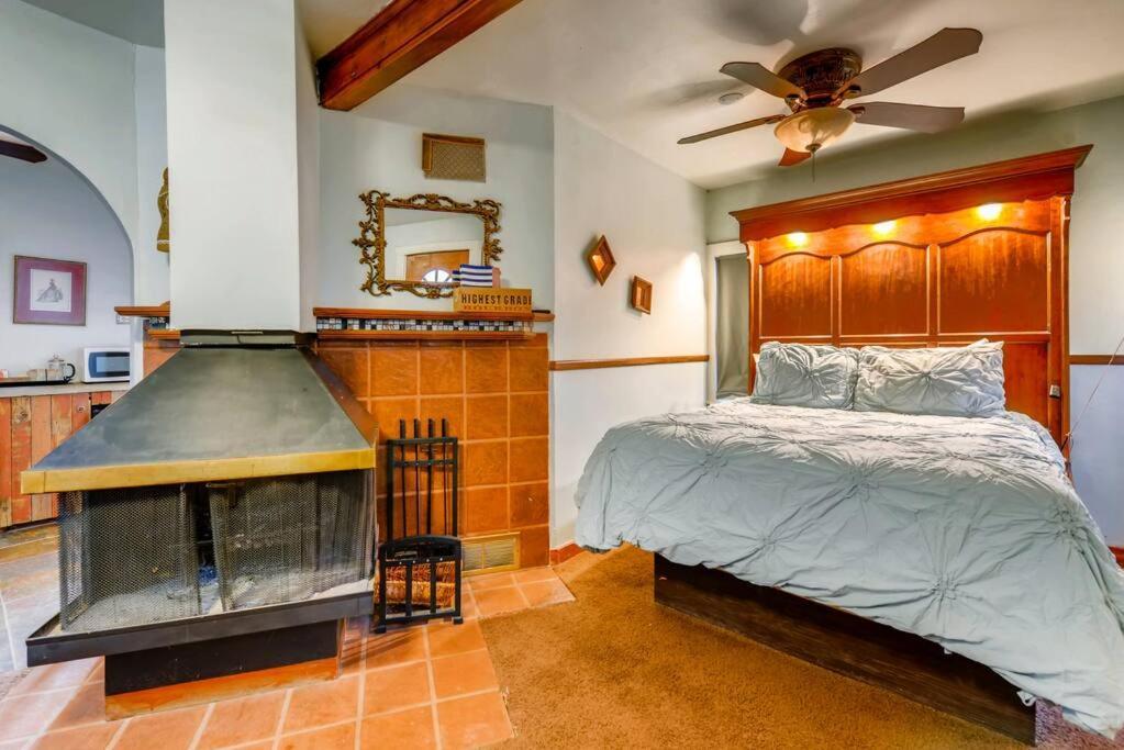 Cliff House Lodge And Hot Tub Cottages モリソン エクステリア 写真