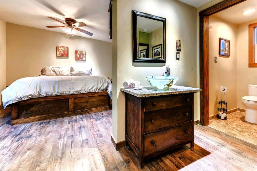 Cliff House Lodge And Hot Tub Cottages モリソン エクステリア 写真