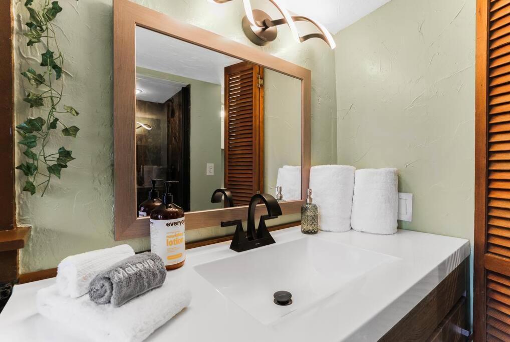 Cliff House Lodge And Hot Tub Cottages モリソン エクステリア 写真