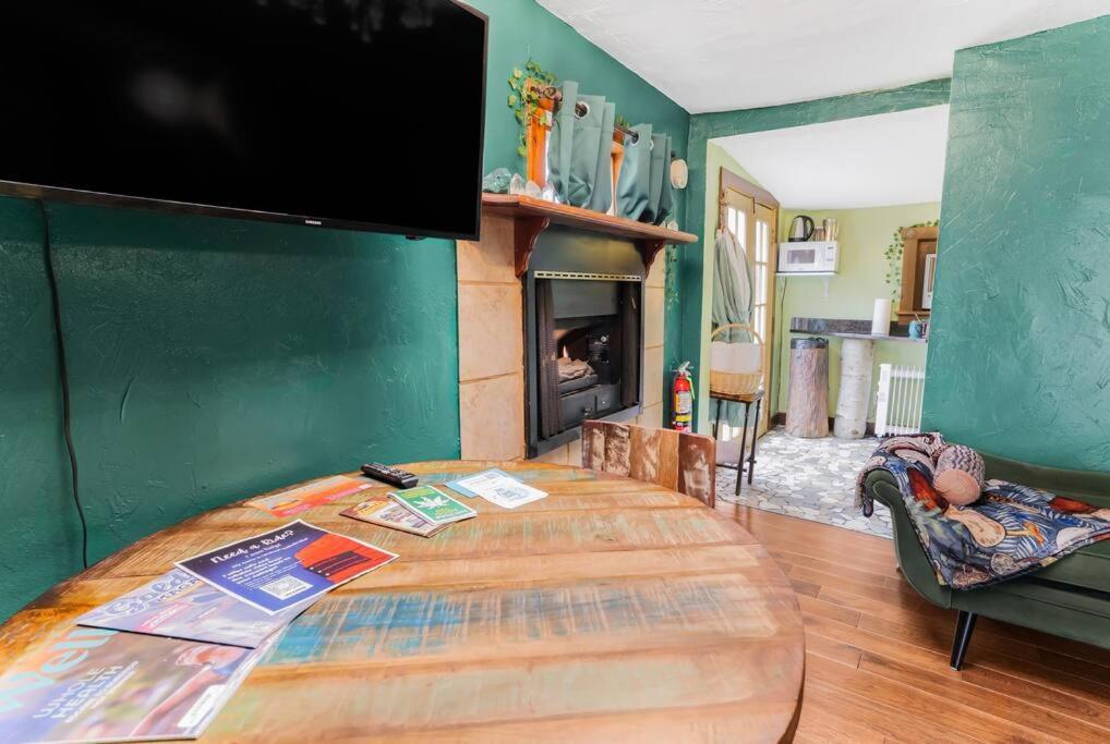 Cliff House Lodge And Hot Tub Cottages モリソン エクステリア 写真