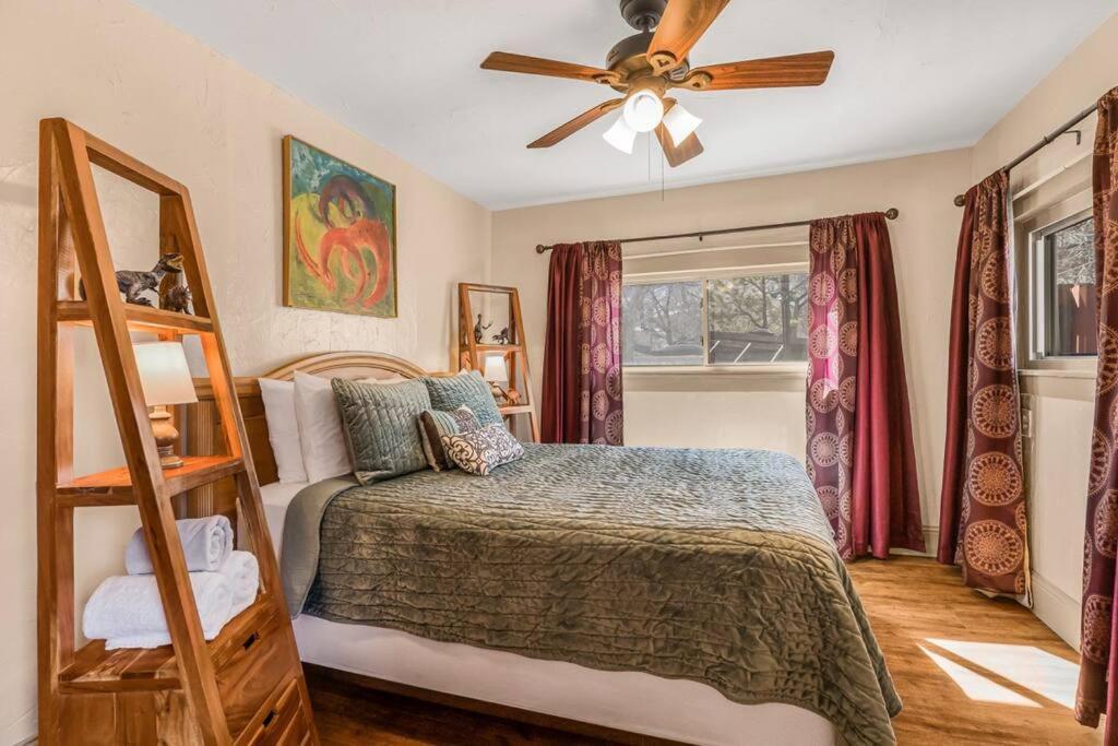 Cliff House Lodge And Hot Tub Cottages モリソン エクステリア 写真