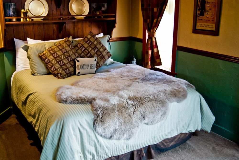 Cliff House Lodge And Hot Tub Cottages モリソン エクステリア 写真