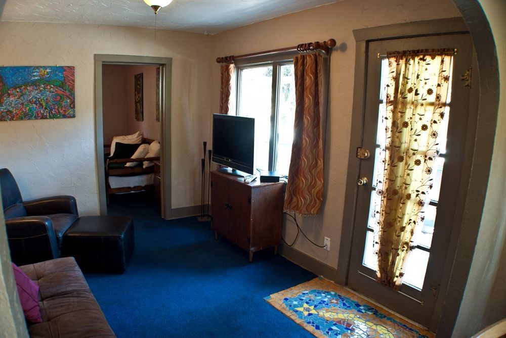 Cliff House Lodge And Hot Tub Cottages モリソン エクステリア 写真